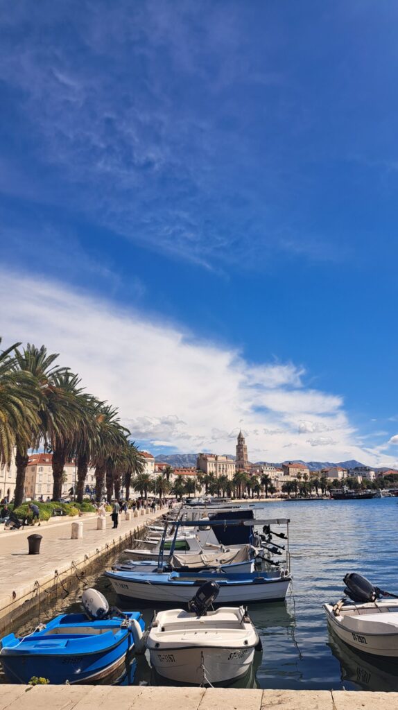 Vista a la Stari Grad desde el puerto, representa el legado cultural de Split